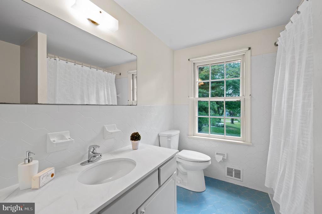 168 WOODED LANE