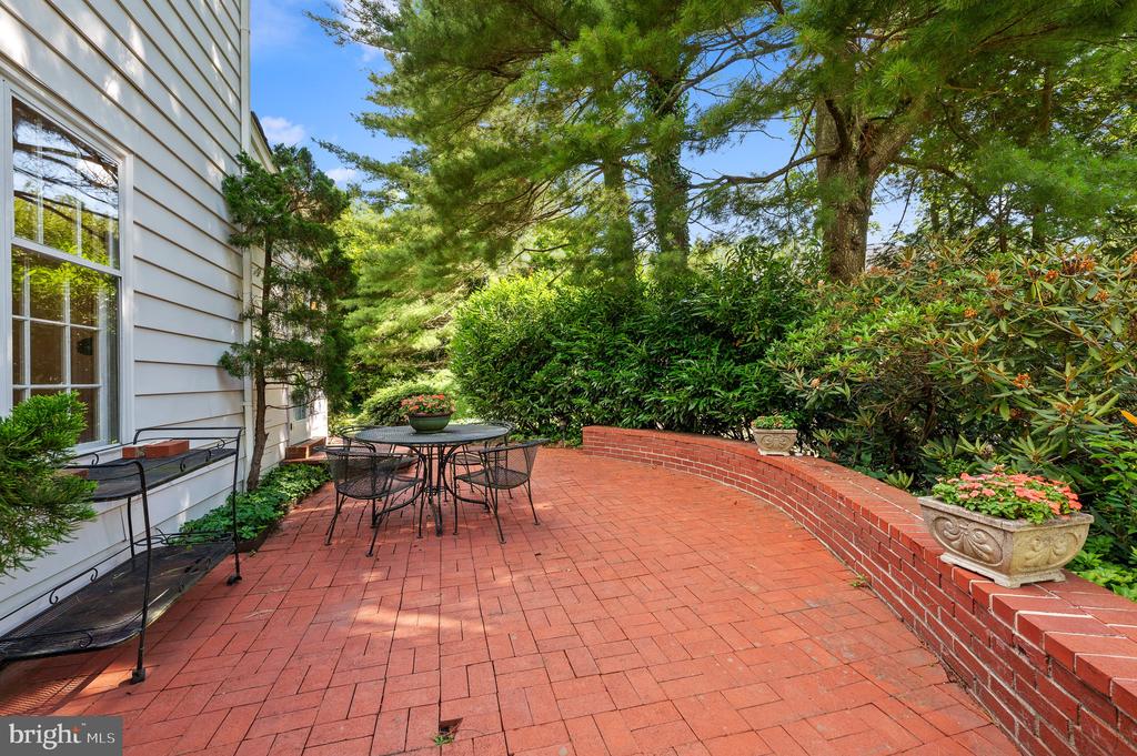 168 WOODED LANE