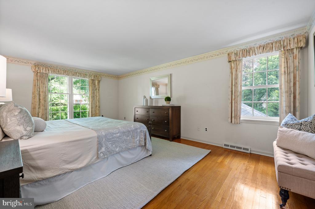 168 WOODED LANE
