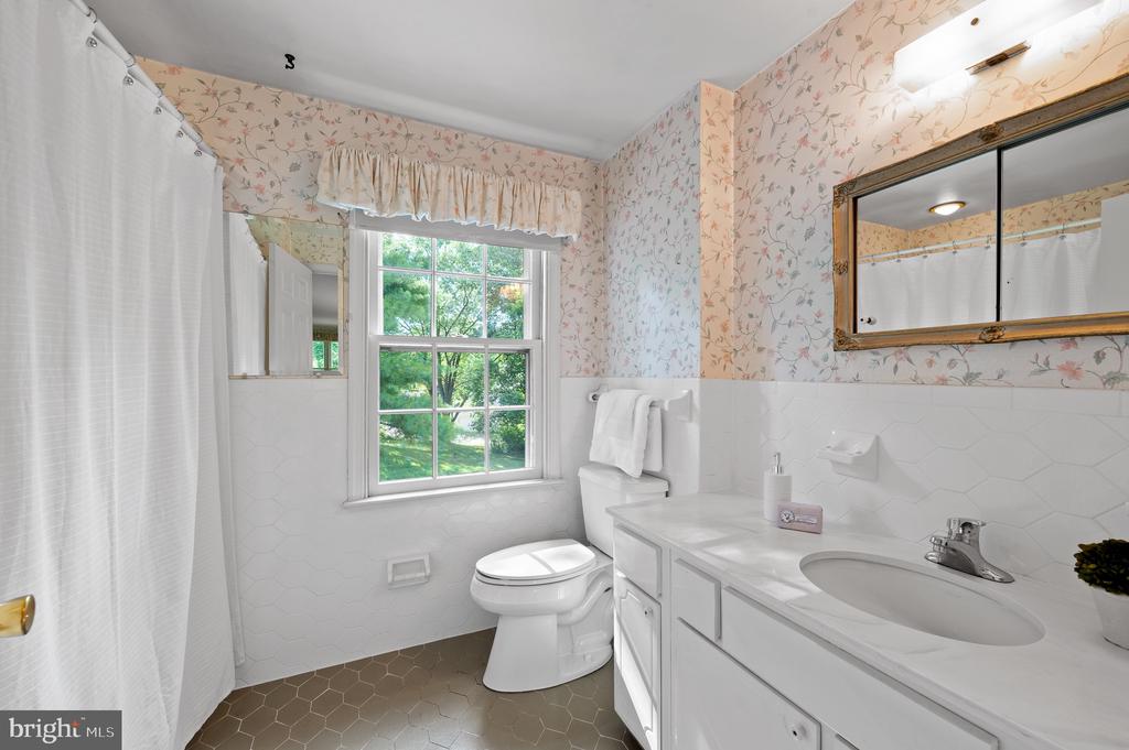 168 WOODED LANE