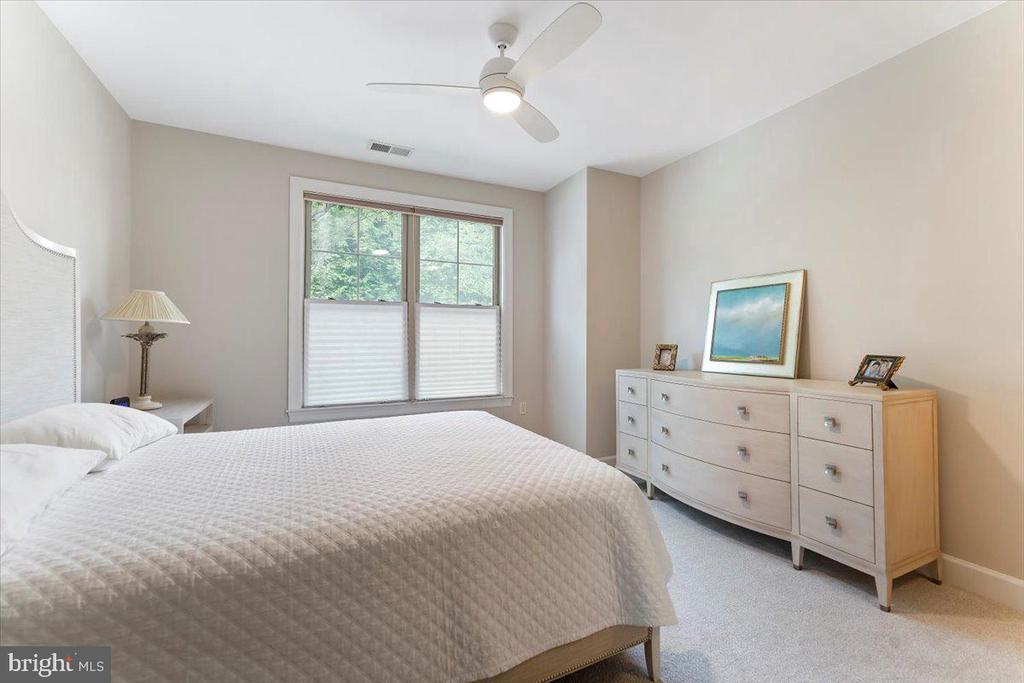 211 CORNERSTONE DRIVE Unit: 211