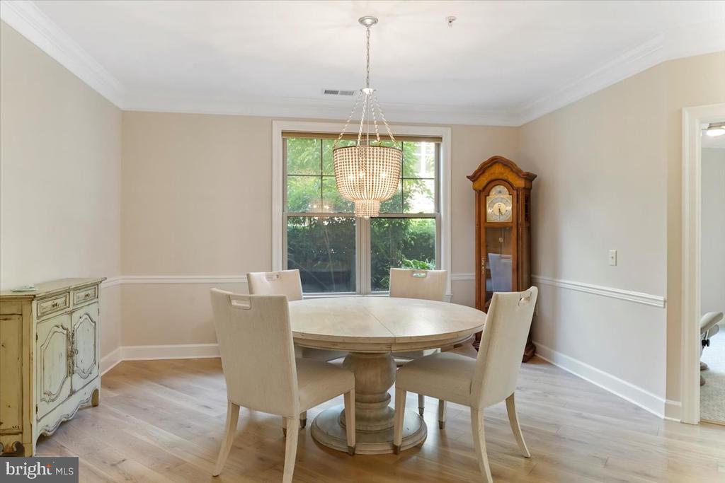 211 CORNERSTONE DRIVE Unit: 211