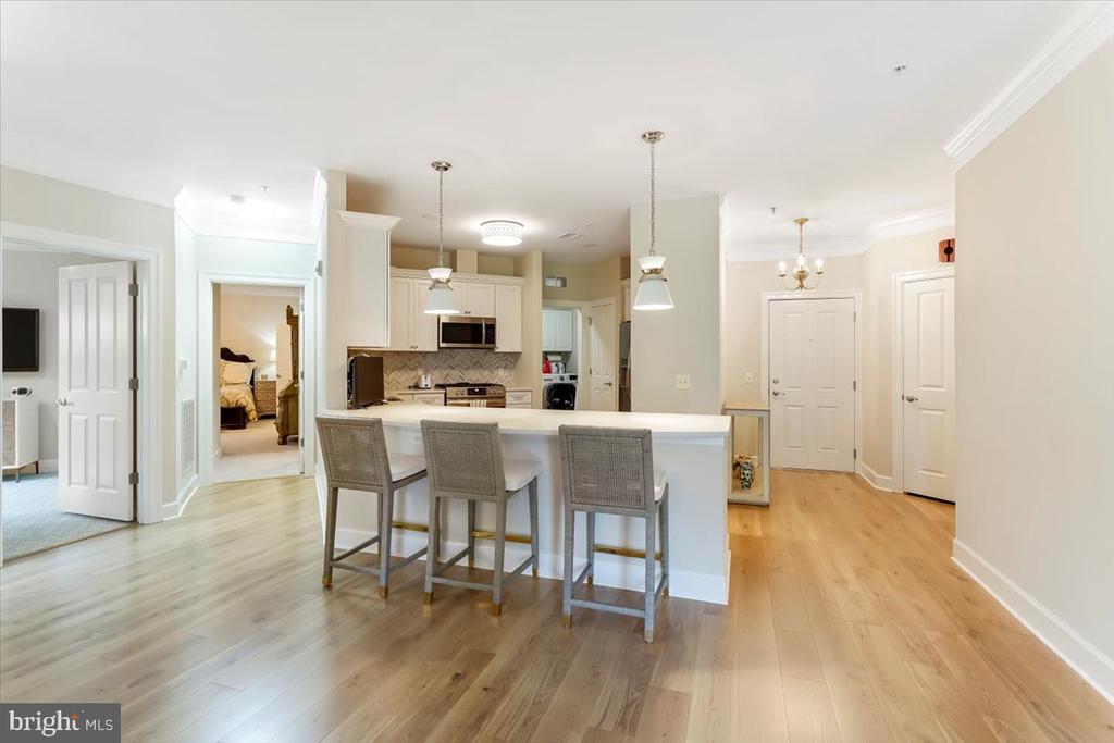 211 CORNERSTONE DRIVE Unit: 211