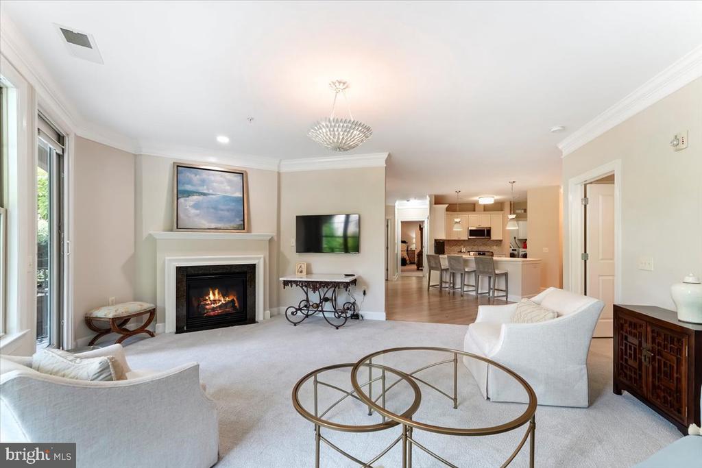211 CORNERSTONE DRIVE Unit: 211