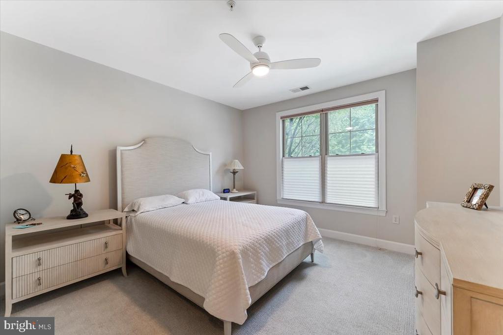 211 CORNERSTONE DRIVE Unit: 211