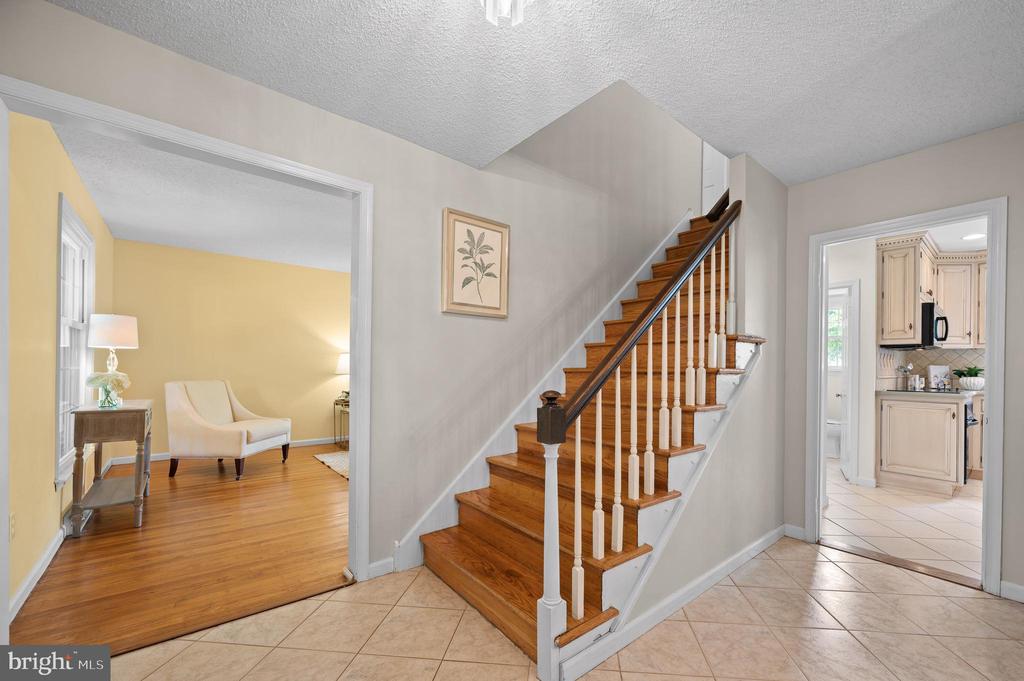 3654 WAYNESFIELD DRIVE