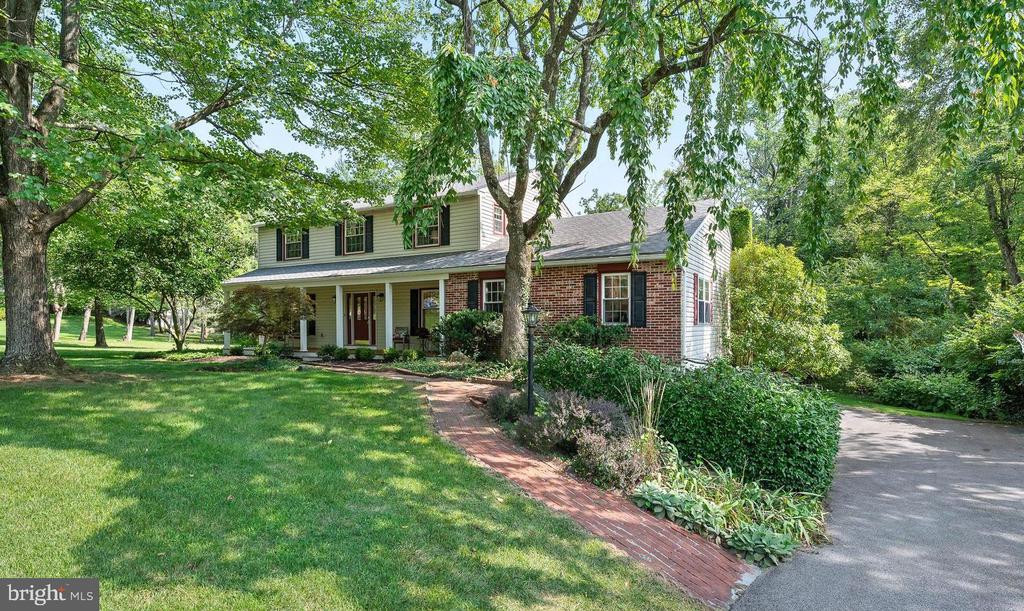 3654 WAYNESFIELD DRIVE