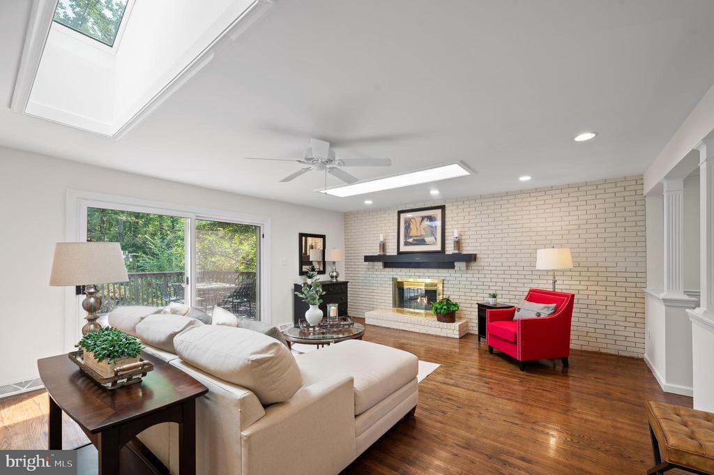 3654 WAYNESFIELD DRIVE