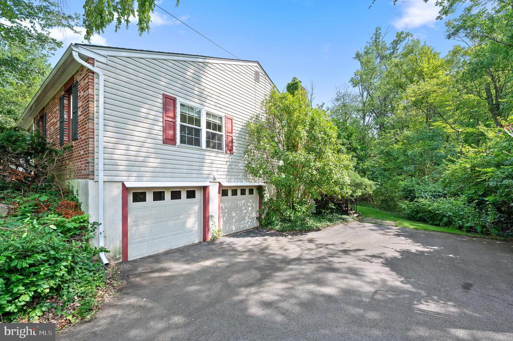 3654 WAYNESFIELD DRIVE