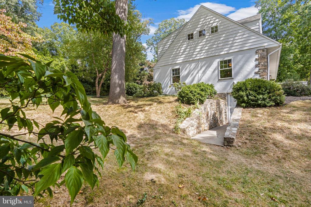 807 EAGLE ROAD