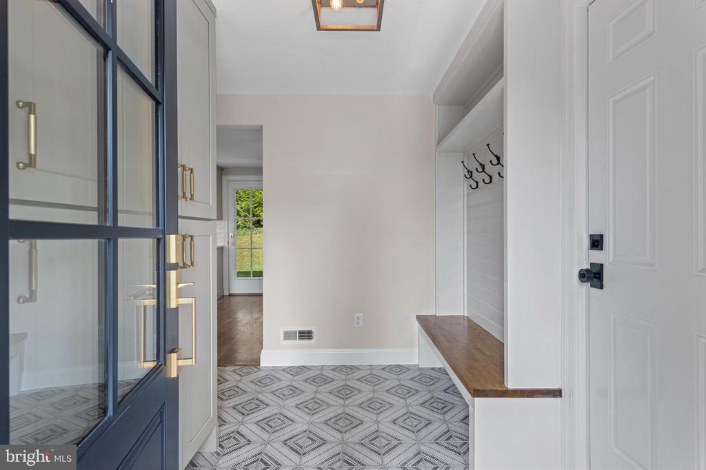 807 EAGLE ROAD