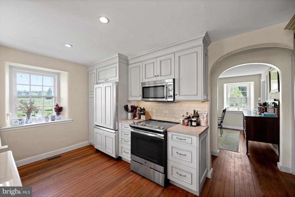 2346 WHITE HORSE ROAD