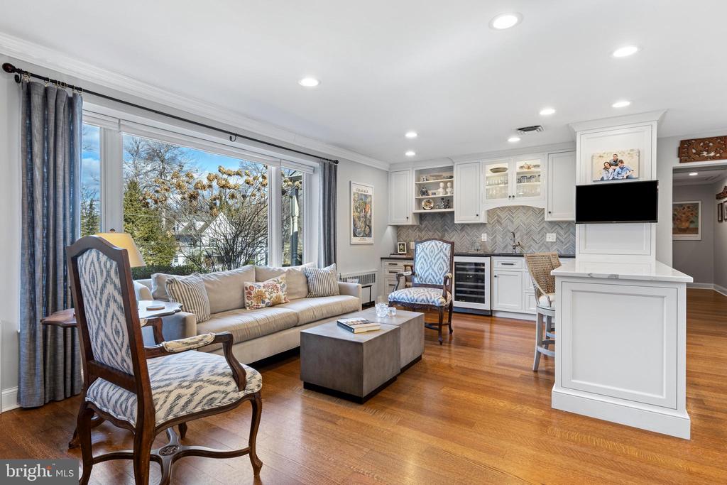 713 NEWTOWN ROAD