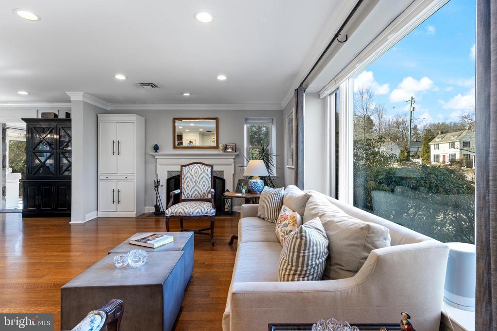 713 NEWTOWN ROAD