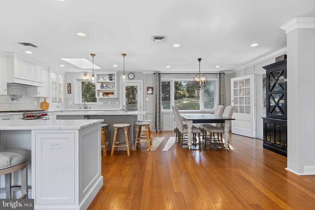 713 NEWTOWN ROAD