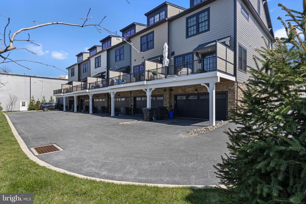206 N ABERDEEN AVENUE UNIT B
