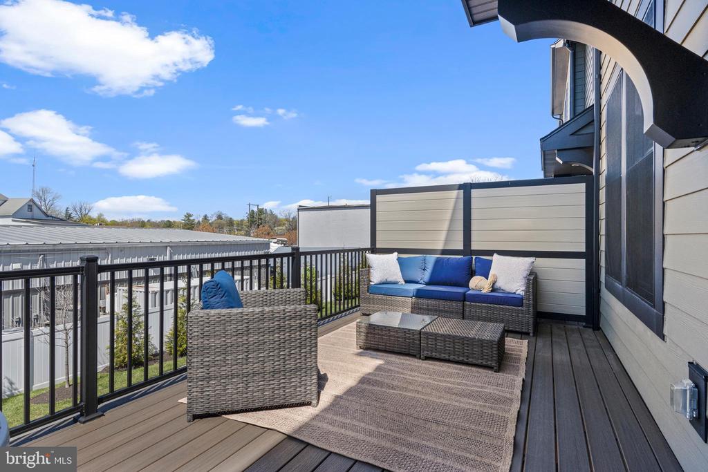 206 N ABERDEEN AVENUE UNIT B