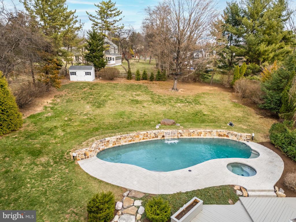 72 SUGAR MAPLE DRIVE
