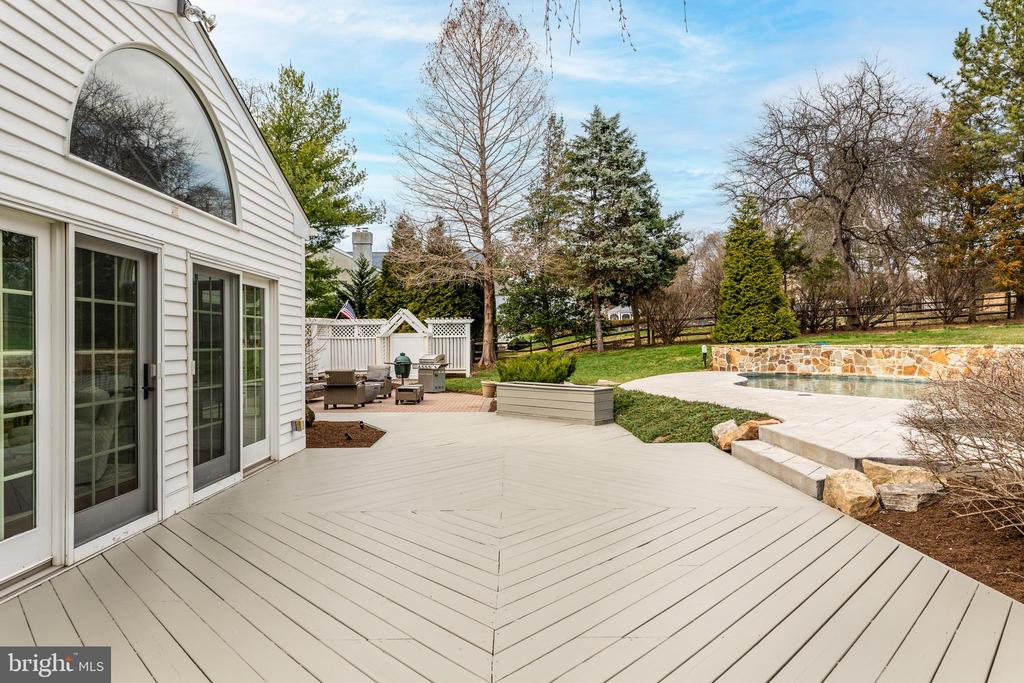 72 SUGAR MAPLE DRIVE
