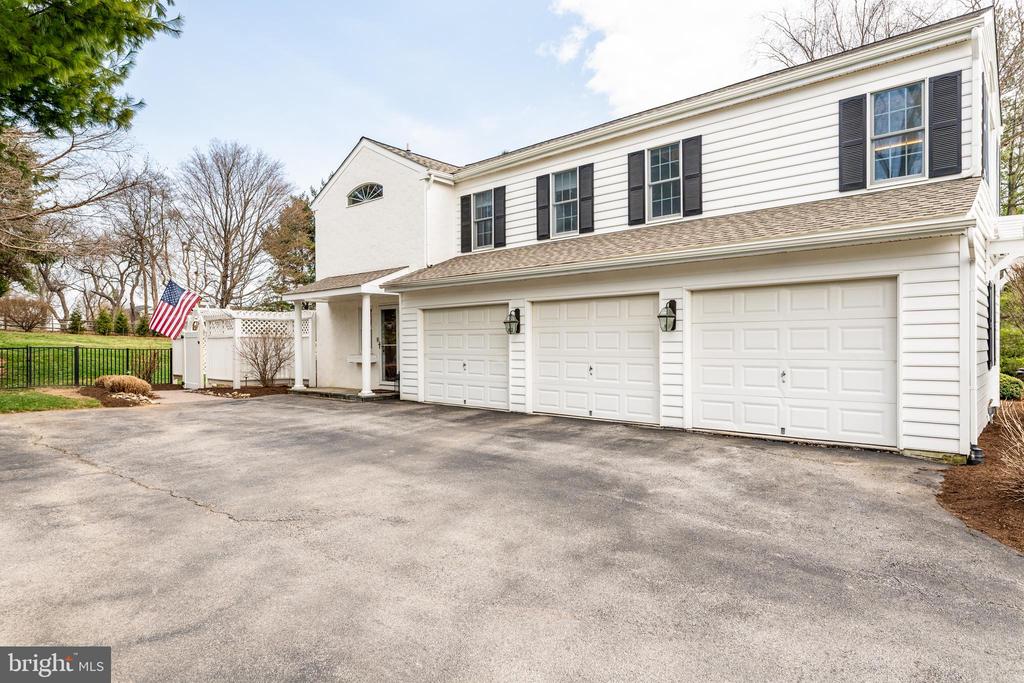 72 SUGAR MAPLE DRIVE