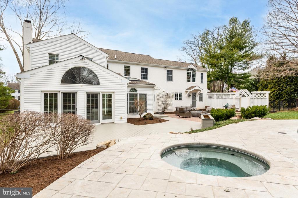 72 SUGAR MAPLE DRIVE