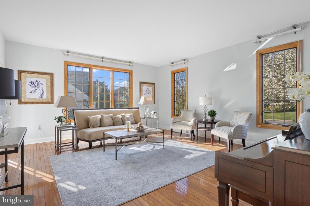 10 BAYBERRY DRIVE