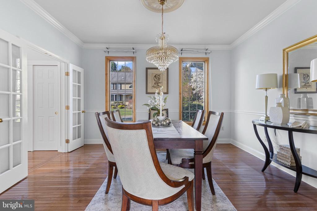 10 BAYBERRY DRIVE