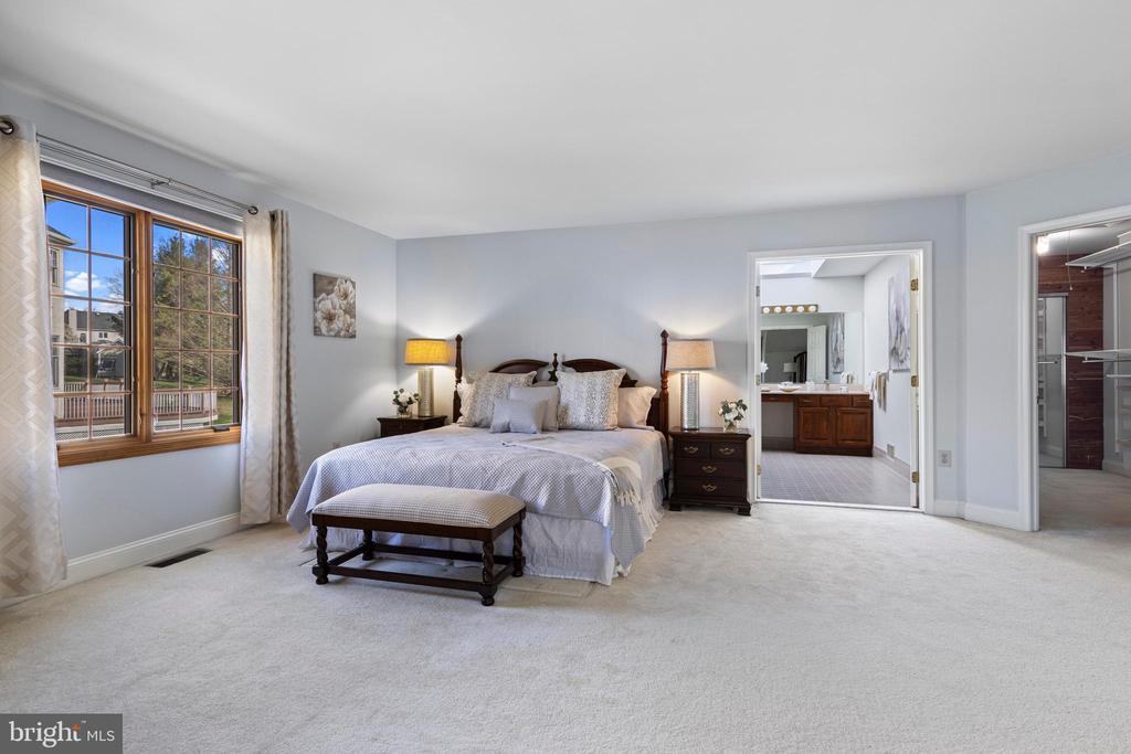 10 BAYBERRY DRIVE