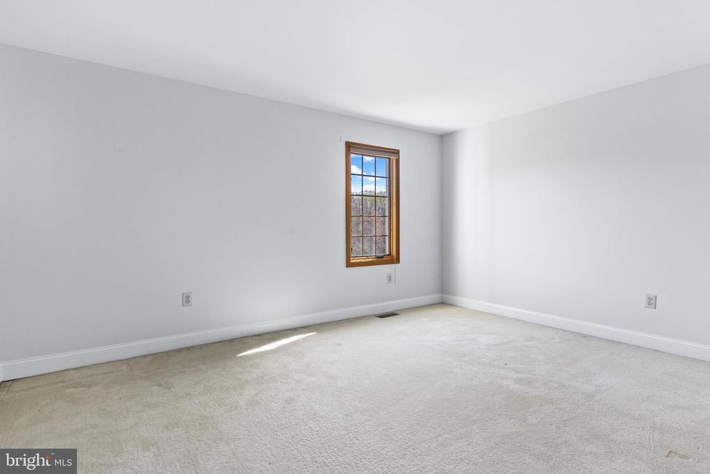 10 BAYBERRY DRIVE