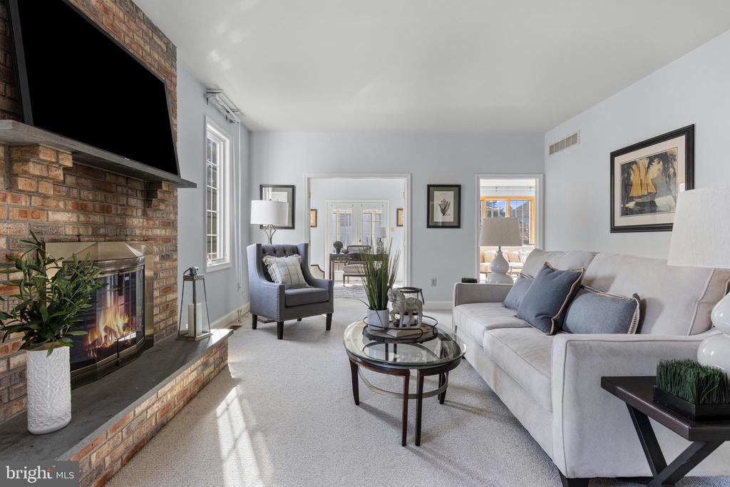 10 BAYBERRY DRIVE