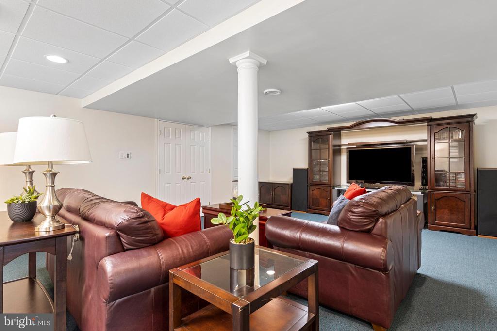 10 BAYBERRY DRIVE
