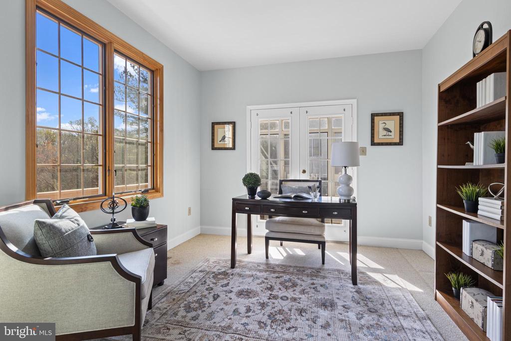 10 BAYBERRY DRIVE