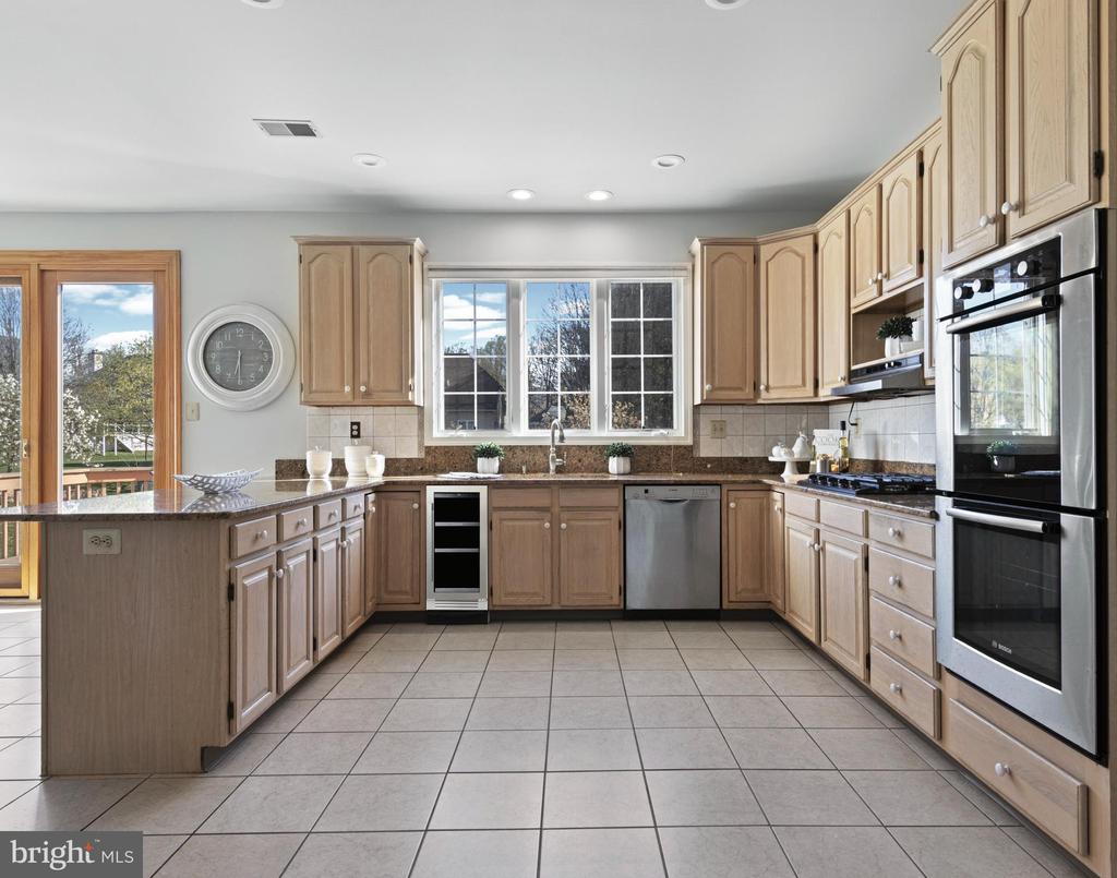 10 BAYBERRY DRIVE