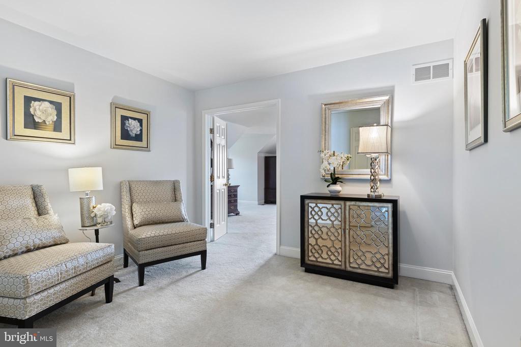 10 BAYBERRY DRIVE
