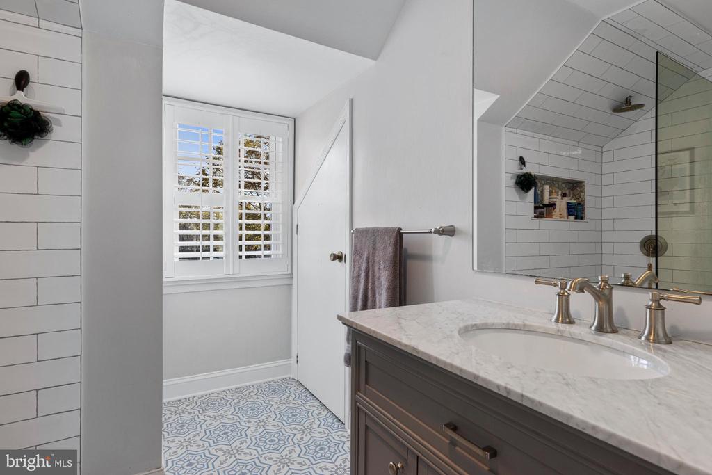 107 ASHWOOD ROAD