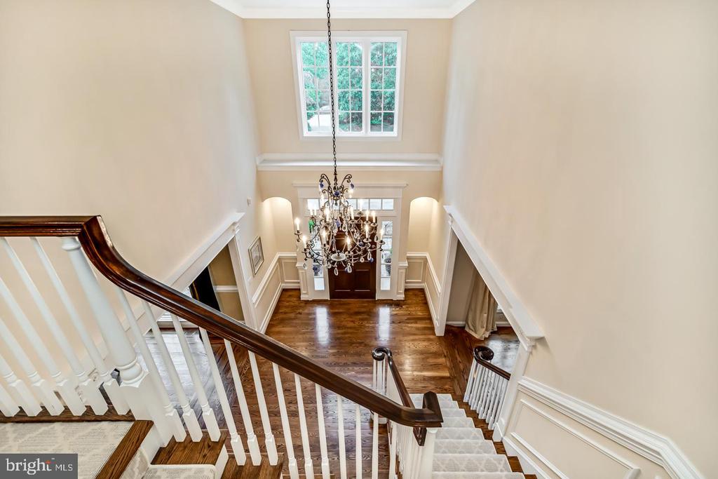 841 COLONY COURT