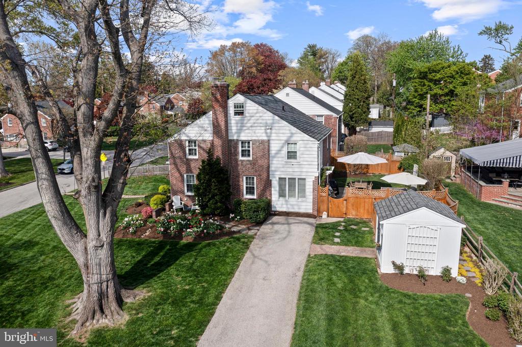 19 HAWTHORNE LANE