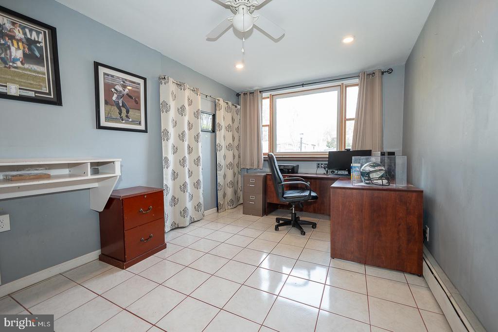 2208 MARY LANE