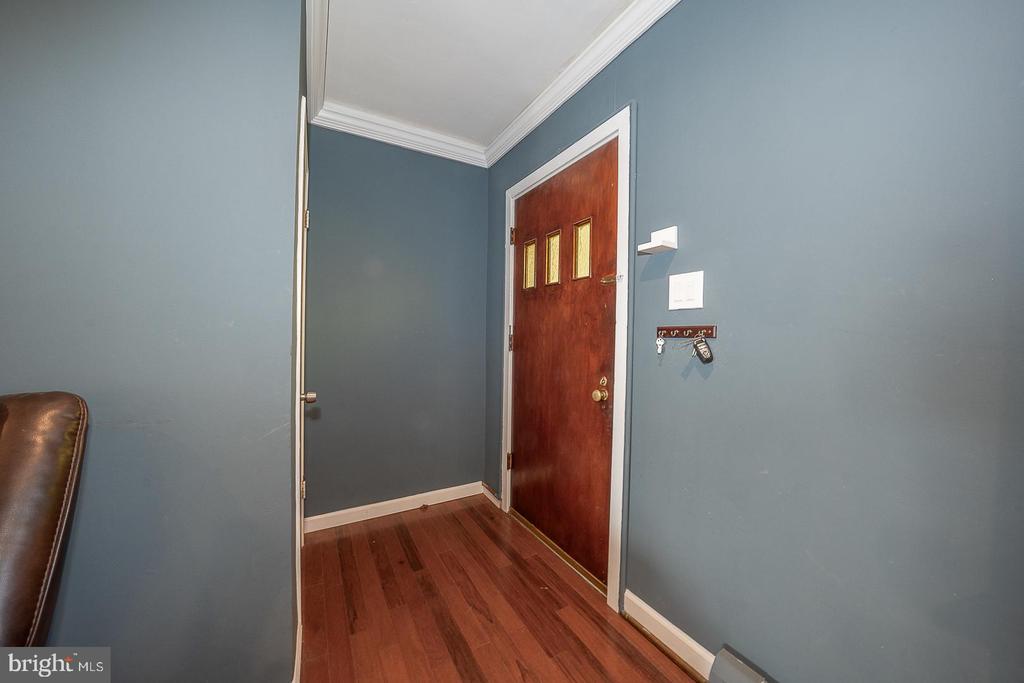2208 MARY LANE