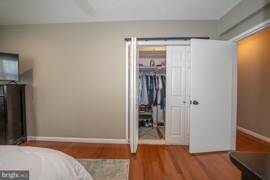 2208 MARY LANE