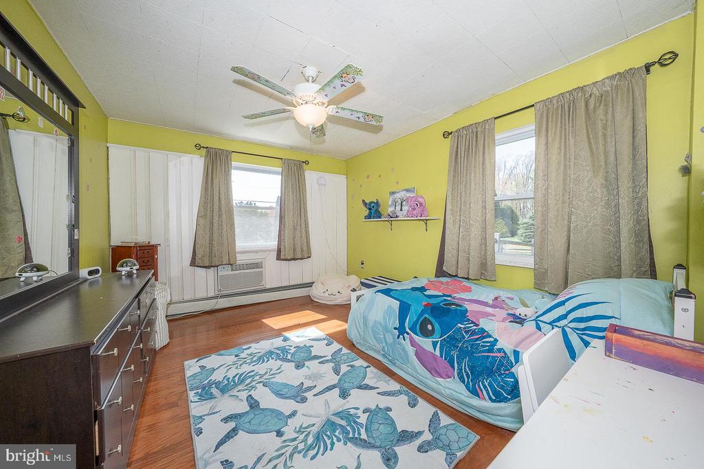 2208 MARY LANE