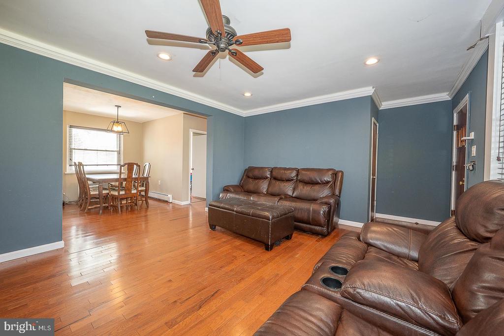 2208 MARY LANE