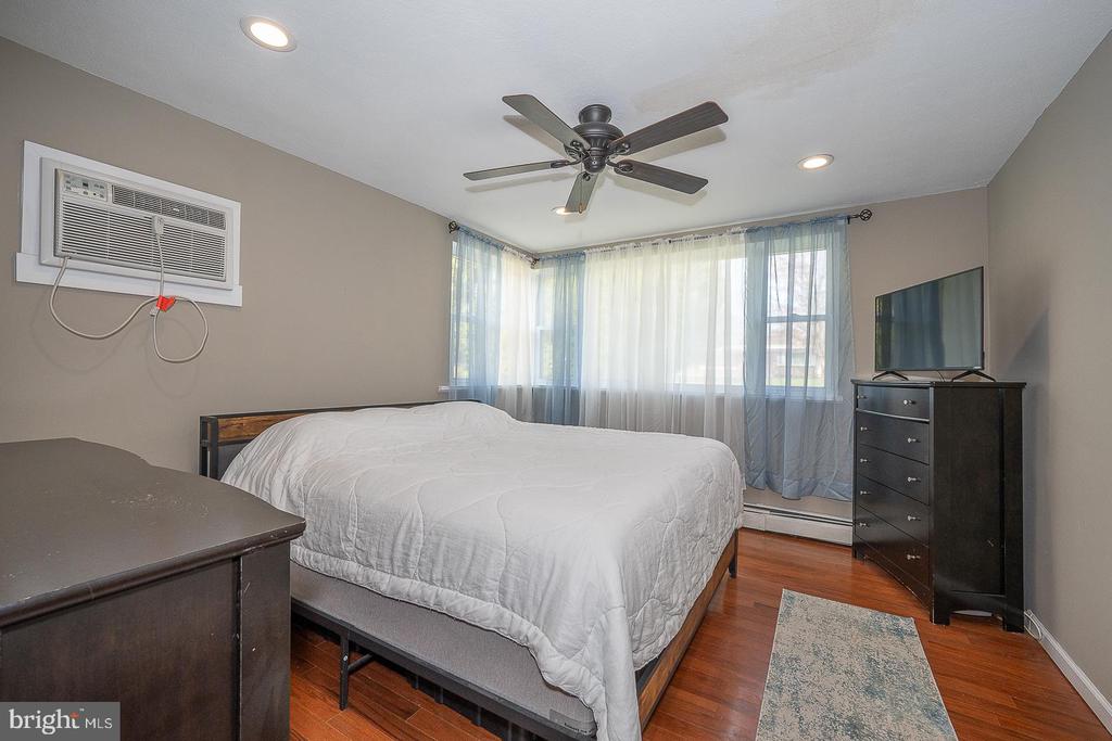 2208 MARY LANE