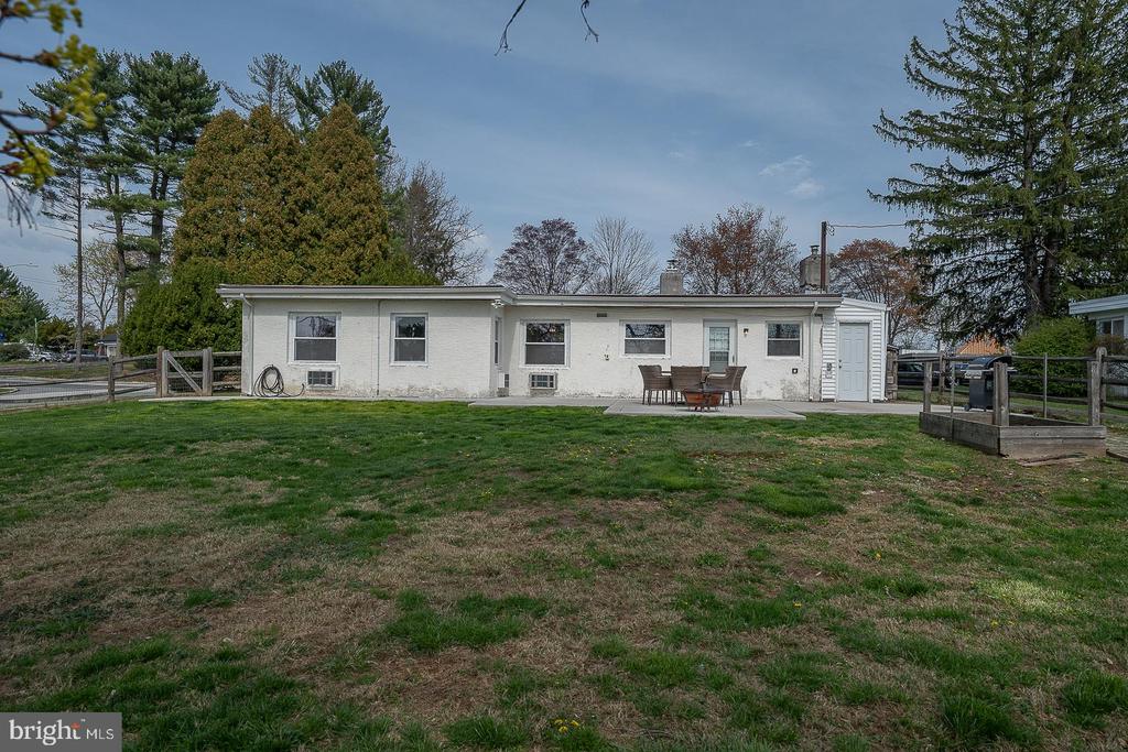 2208 MARY LANE