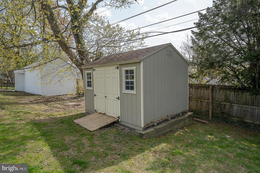 2208 MARY LANE