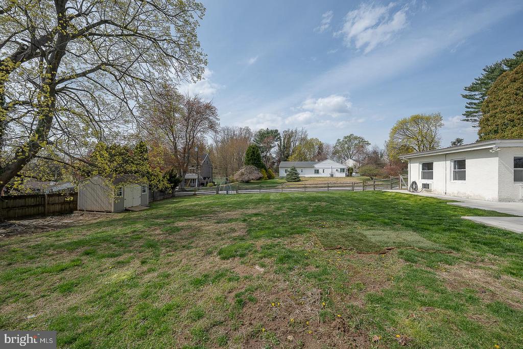 2208 MARY LANE