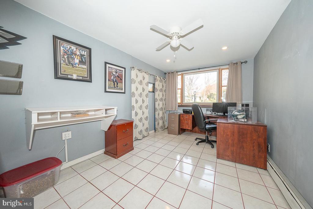 2208 MARY LANE