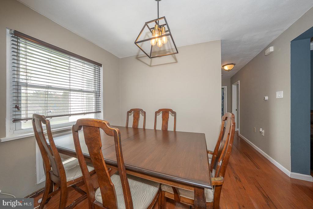 2208 MARY LANE