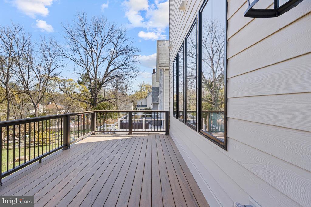 238 N ABERDEEN AVENUE LOT 2