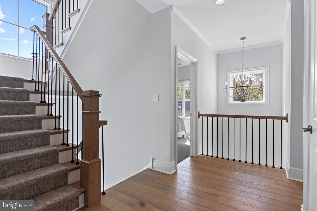 238 N ABERDEEN AVENUE LOT 2